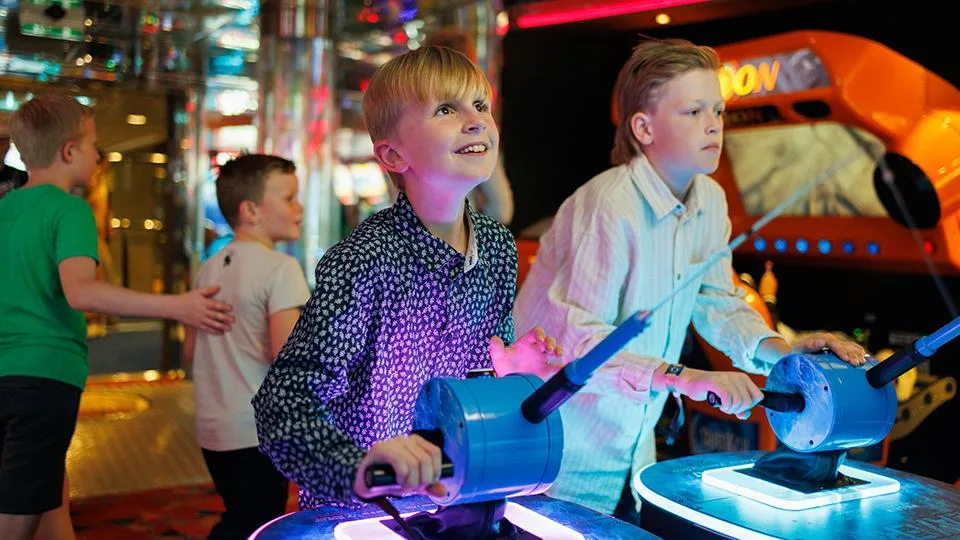 Adventure Planet spillhall med arkademaskiner