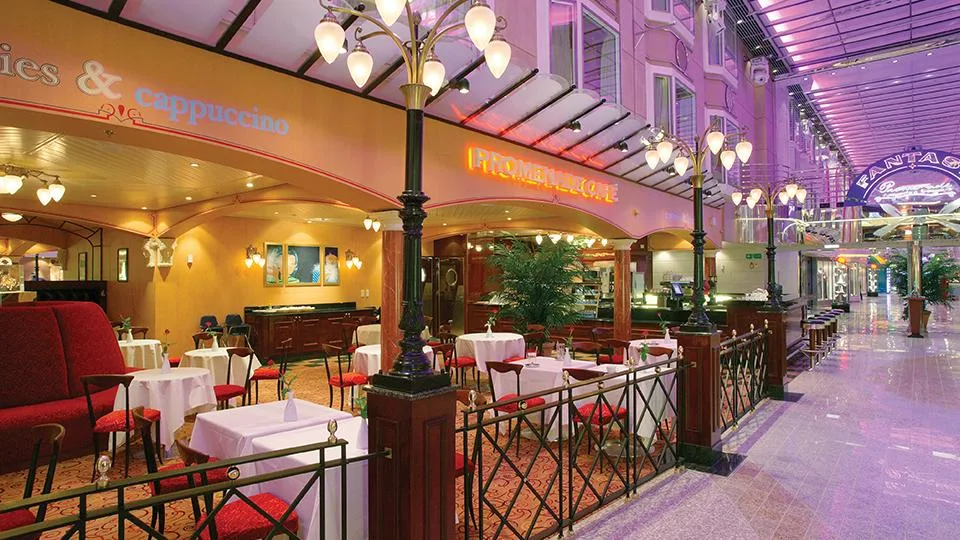 Promenade Café med is og kaffe